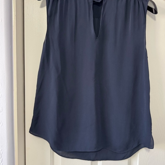 Veronica Beard Navy Silk Sleeveless Tank Top Size 12 - Picture 3 of 7